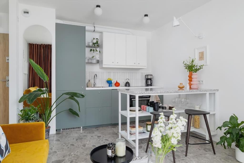 Apartment With Balcony, Private Parking - Bagry Lake - Goszczynskiego 1 Cracovia Esterno foto