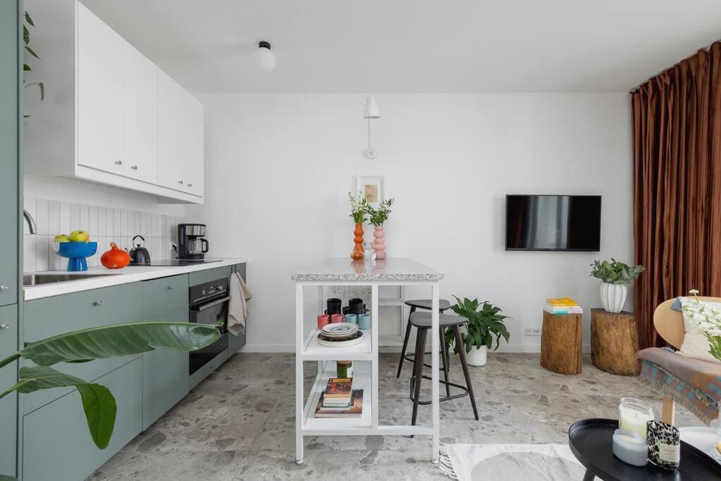 Apartment With Balcony, Private Parking - Bagry Lake - Goszczynskiego 1 Cracovia Esterno foto