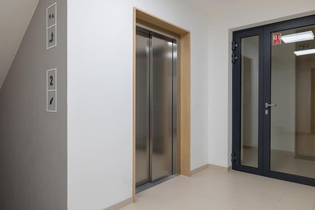 Apartment With Balcony, Private Parking - Bagry Lake - Goszczynskiego 1 Cracovia Esterno foto